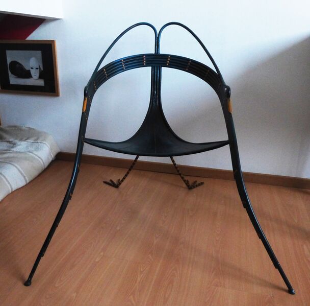 Fichier:Fauteuil cycogne d'Yves Pagart.jpg