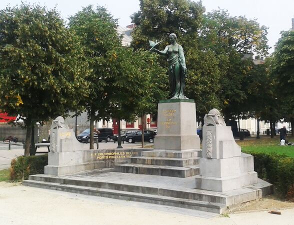 Le Monument au pigeon soldat.jpg